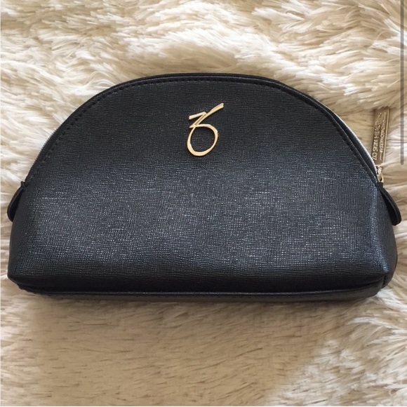 Obagi Handbags - ZO Obagi Black Make Up Zip Up Bag